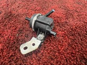16137424007 Bmw G30 G01 30e Emission Purge Solenoid Control Shut Off Valve Bracket Oem B8
