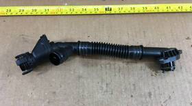 7575643 Bmw 7575639 2012 X5 Engine Crankcase Breather Hose Oem