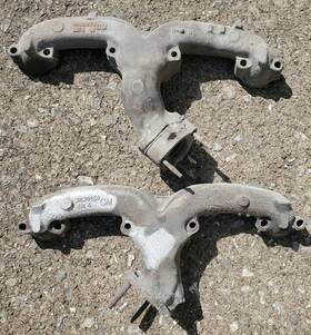 3832473 Chevrolet Pair Of Cast Iron Exhaust Manifolds Small Block Chevy Gm