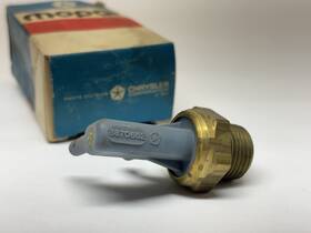 3870652 Chrysler 3870662 Nos Mopar Ported Vacuum Switch