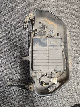 8r33-9e857-a Ford Charcoal Canister Mustang S197