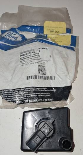 Cu5z-9f945-e Ford New Vapor Canister Purge Solenoid F250 F350 Cu5z-9f945-e Ford New Vapor Canister Purge Solenoid F250 F350