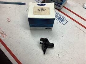 D8tz-9f424-a Ford Nos Exhaust Gas Recirculating Valve