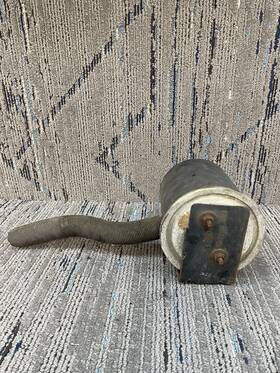 E8te-9h467-cb Ford 94 95 96 F150 5.0 A.t. Vacuum Purge Cannister Bracket