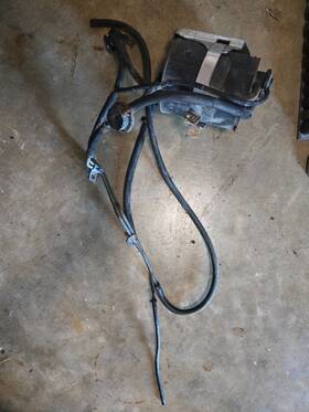 10105270 General Motors 1984-90 C4 Corvette Charcoal Canister Fuel Vapor Cannister Assembly Oem