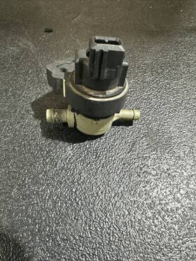 0004708993 Genuine 4708993 For Mercedes-benz C250 2012-2015 Vapor Canister Purge Valve 0004708993 Genuine 4708993 For Mercedes-benz C250 2012-2015 Vapor Canister Purge Valve