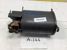 375.ho1c02 Honda 2002 Civic Sedan 1.7l Fuel Vapor Evaporator Canister Oem