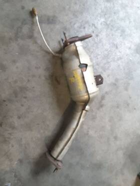327.in1v17 Infiniti Q60 2017 Exhaust Manifold Right Side 310611 327.in1v17 Infiniti Q60 2017 Exhaust Manifold Right Side 310611
