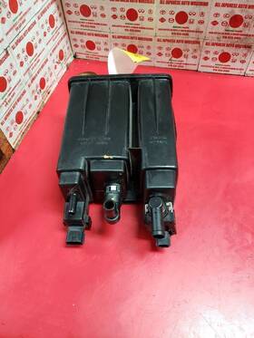 375.in1o10 Infiniti G37 2010 Fuel Vapor Canister 131333