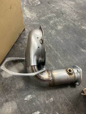 8-98118876-1 Isuzu Oem Exhaust Chamber Assembly Npr Ftr 98118876 Gar 8-98118876-1 Isuzu Oem Exhaust Chamber Assembly Npr Ftr 98118876 Gar