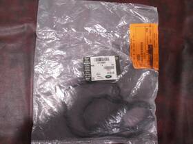Lr178889 Land Rover Genuine Land-rover Engine Crankcase Vent Valve Seal
