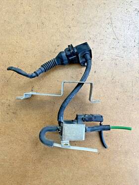 0015407097 Mercedes-benz 94-96 C220 C280 Purge Solenoid Control Valve With Sensor Oem