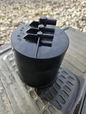 Mb554504 Mitsubishi 1988 Ram 50/mitsubishi Mighty Max 2.0 Charcoal Canister For Emissions