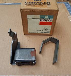 3744535 Mopar 1970-1972 Fury Monaco Newport Ny Nos Tail Pipe Rear Support And Insulator