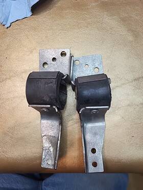 5a247 Ne Performance Mustang 5a246 1967 - 1970 Cougar Resonator / Muffler Hanger Bracket Rh Lh Side Usa