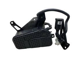 4m0201801a Porsche 2019-2024 Cayenne Fuel Vapor Evaporator Charcoal Filter Canister Oem 4m0201801a Porsche 2019-2024 Cayenne Fuel Vapor Evaporator Charcoal Filter Canister Oem