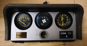 94464111700 Porsche 83-85 944 Factory Oil Pressure Gauge Clock A/c Ac Switch With Center Trim
