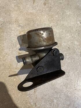 Fvp2301a Smiths Mgb Midget/sprite Gulp Valve With Bracket.