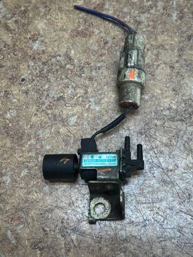 084600-4170 Toyota Vacuum Switching Valve Vsv 83 84 85 Celica 22re Ac Idle Up 84600-4170 084600-4170 Toyota Vacuum Switching Valve Vsv 83 84 85 Celica 22re Ac Idle Up 84600-4170