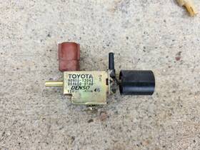 90910-12043 Toyota Lexus Vacuum Switching Valve Factory Used 90910-12043 Toyota Lexus Vacuum Switching Valve Factory Used