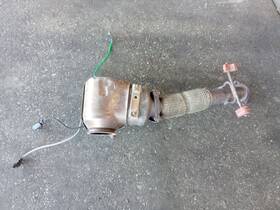 327.vo1m15 Volvo V60 2015 Exhaust Manifold 331949 327.vo1m15 Volvo V60 2015 Exhaust Manifold 331949