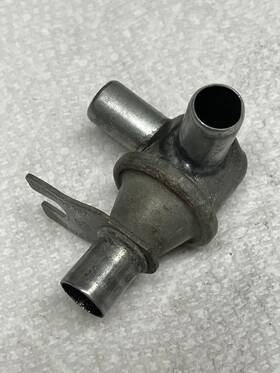 022129961 Vw/porsche 914 Air Distributor Crankcase Vent 022 129 961 022129961 Vw/porsche 914 Air Distributor Crankcase Vent 022 129 961
