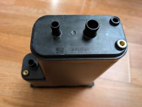 4b1587 Wells 05-06 Mitsubishi Montero Charcoal Vapor Canister 4b1587 Wells 05-06 Mitsubishi Montero Charcoal Vapor Canister