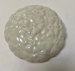Beautiful Belleek Classic China Shamrock Daisy Trinket Keepsake Box Perfect New. Fixed Price $32.00.