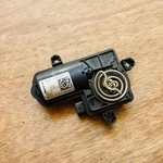 Genuine Mercedes Oem W213 E63S Exhaust Valve Flap Actuator Rear Rhs A2909064100. Fixed Price $321.75.